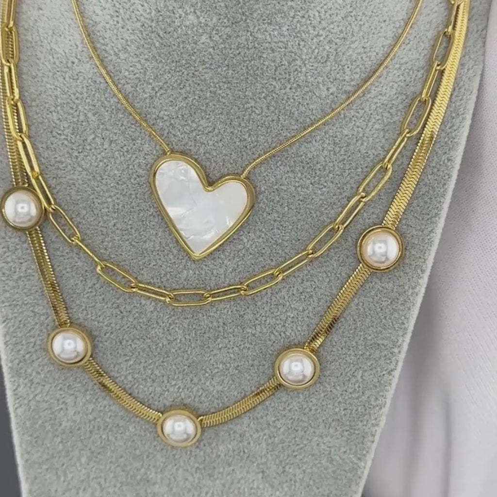 Pearl heart necklace 🐚 18k gold plated