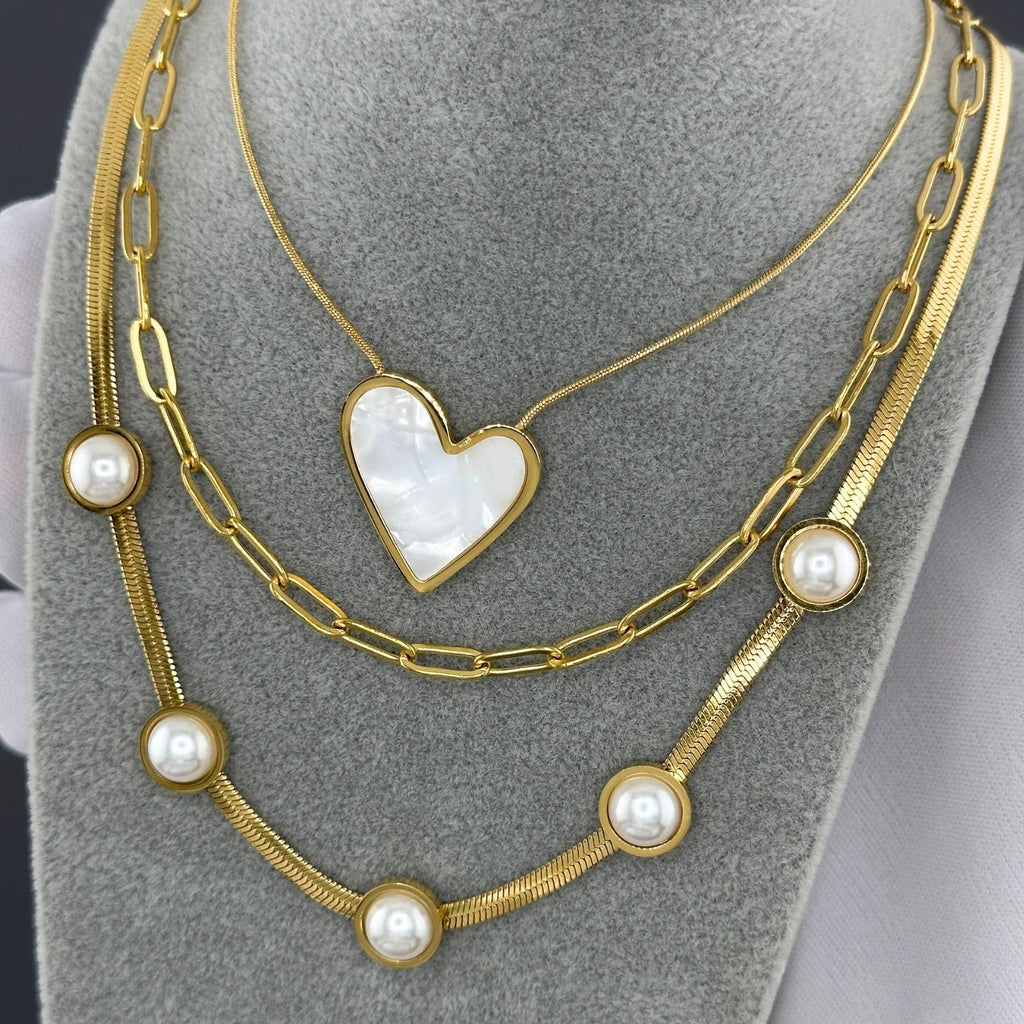 Pearl heart necklace 🐚 18k gold plated